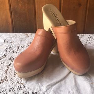 Free people clogs